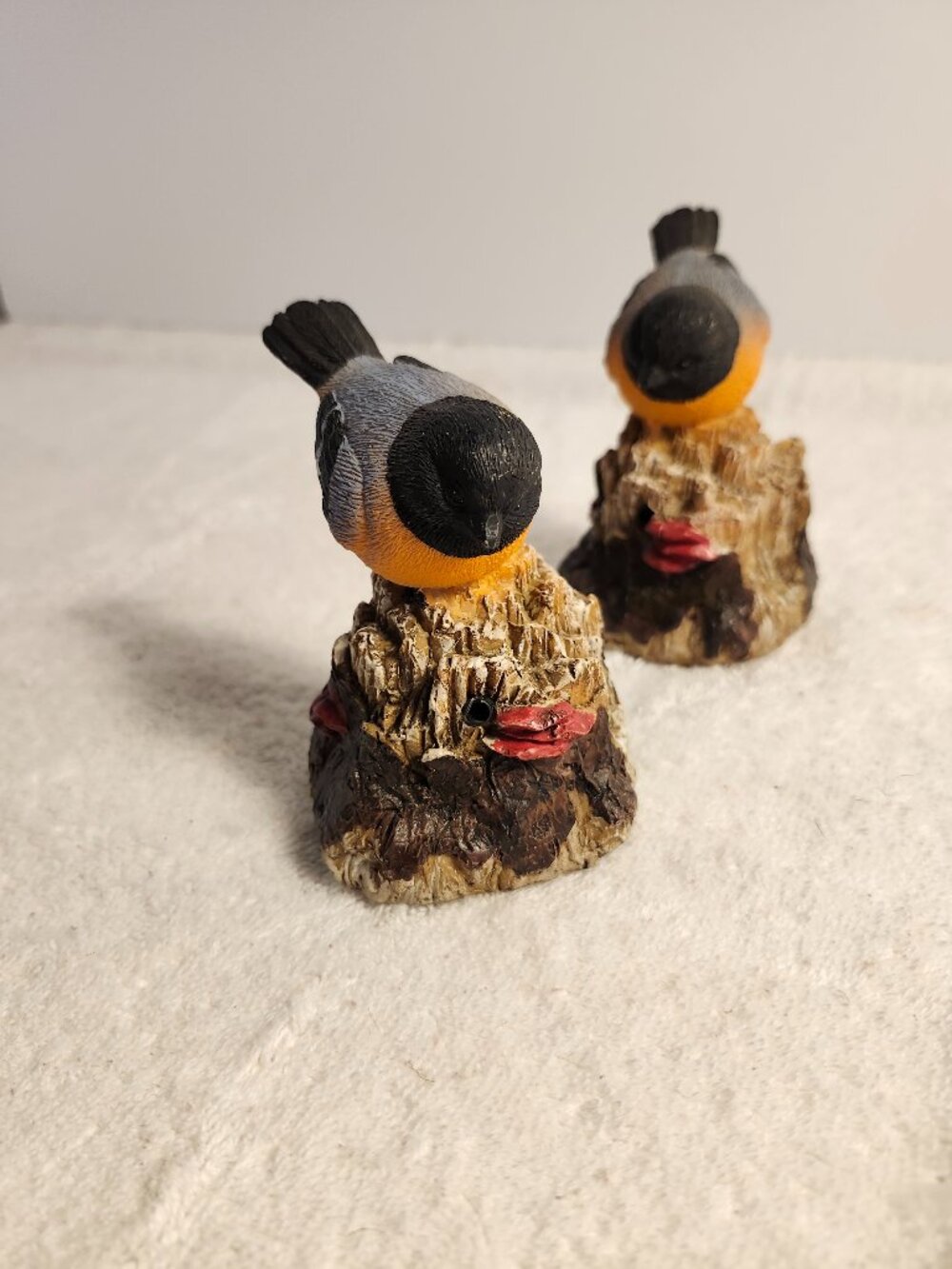 VINTAGE SINGING BIRD MUSIC BOX FIGURINES